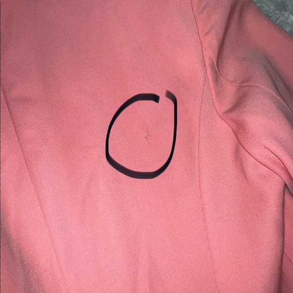 ❌ SOLD ❌ Authentic Vintage Chanel Pink Blazer Size 38 - Picture 14 of 16
